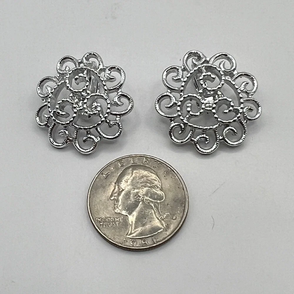 Vintage Sarah Coventry Clip On‎ Earrings Brushed Open Metal Work Silver Tone